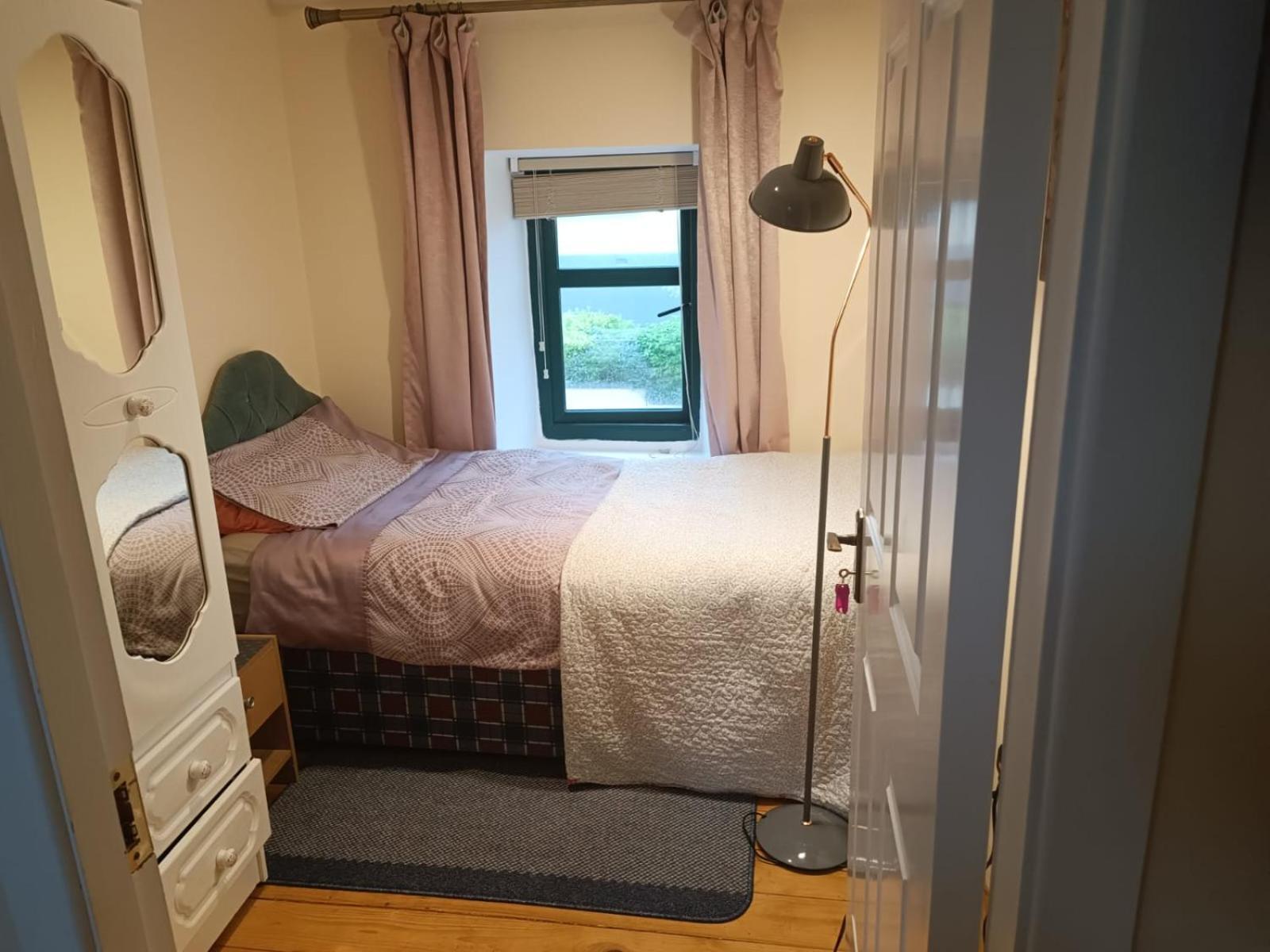 Bernie'S Place Castlebar Δωμάτιο φωτογραφία