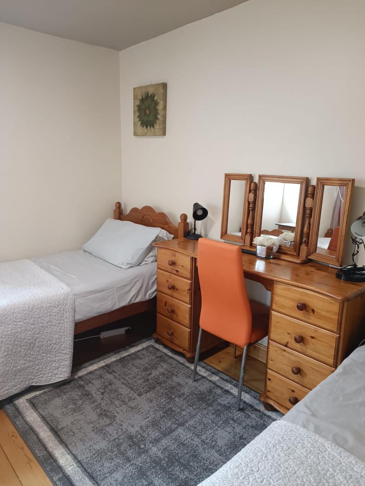 Bernie'S Place Castlebar Δωμάτιο φωτογραφία